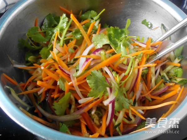 烤雞肉沙拉的做法-家常味烤菜譜-易網健康養生網 烤雞肉沙拉的做法-家常味烤菜譜