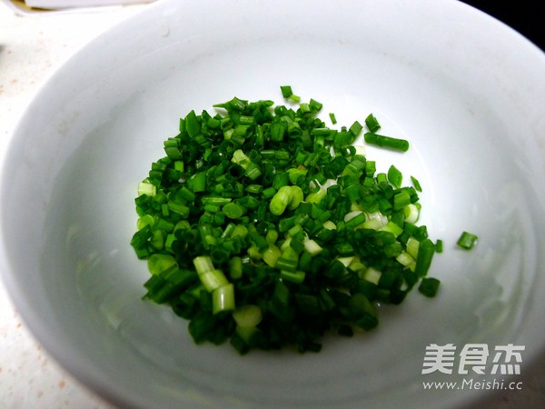 蔥油拌香菇的做法-蔥香味拌菜譜-易網(wǎng)健康養(yǎng)生網(wǎng) 蔥油拌香菇的做法-蔥香味拌菜譜