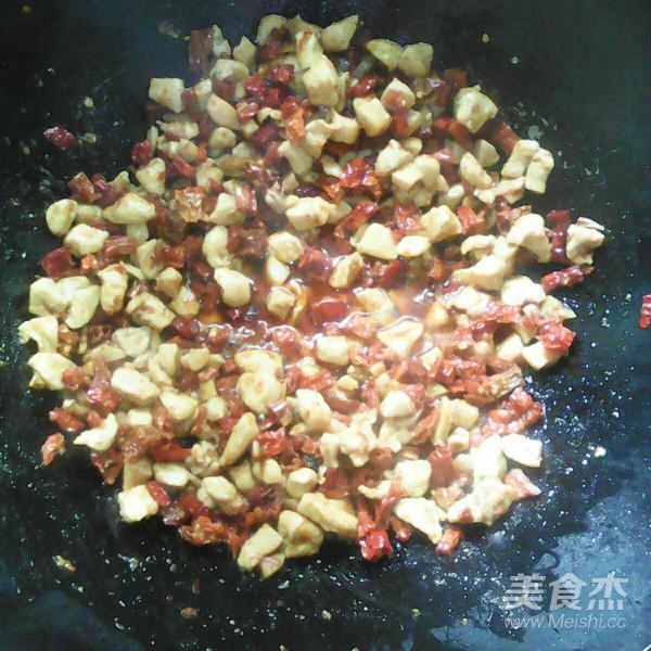 渝派宮保雞丁的做法-其它口味炒菜譜-易網(wǎng)健康養(yǎng)生網(wǎng) 渝派宮保雞丁的做法-其它口味炒菜譜