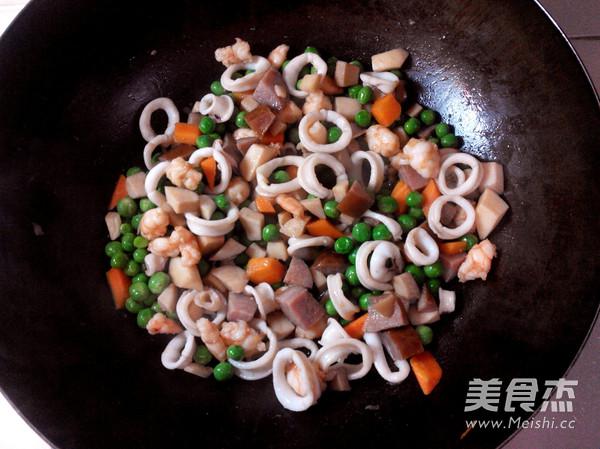 青蔬炒海鮮的做法-家常味炒菜譜-易網(wǎng)健康養(yǎng)生網(wǎng) 青蔬炒海鮮的做法-家常味炒菜譜