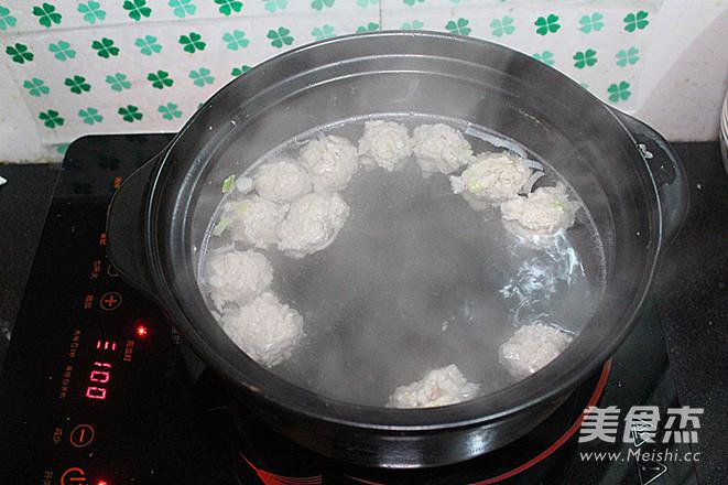 蟲草白菜木耳肉丸粉絲湯的做法-家常味砂鍋菜譜-易網健康養生網 蟲草白菜木耳肉丸粉絲湯的做法-家常味砂鍋菜譜