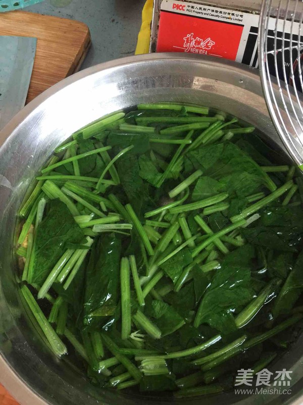 涼拌菠菜的做法-家常味拌菜譜-易網健康養生網 涼拌菠菜的做法-家常味拌菜譜