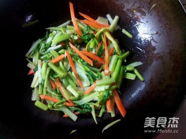 西芹炒豆皮的做法-家常味炒菜譜-易網健康養生網 西芹炒豆皮的做法-家常味炒菜譜