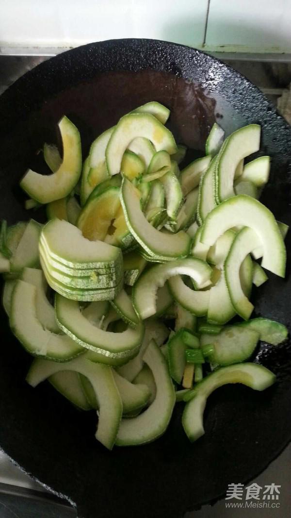 炒角瓜的做法-家常味炒菜譜-易網健康養生網 炒角瓜的做法-家常味炒菜譜