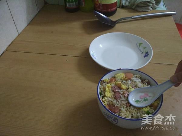 蛋腸炒飯的做法-家常味炒菜譜-易網健康養生網 蛋腸炒飯的做法-家常味炒菜譜