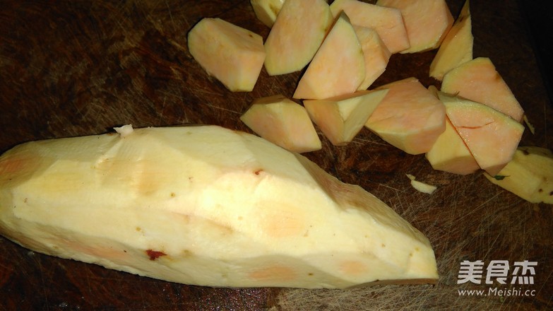 拔絲紅薯的做法-甜味炸菜譜-易網<a href=http://www.xllyou.com/ target=_blank class=infotextkey>健康養生</a>網 拔絲紅薯的做法-甜味炸菜譜