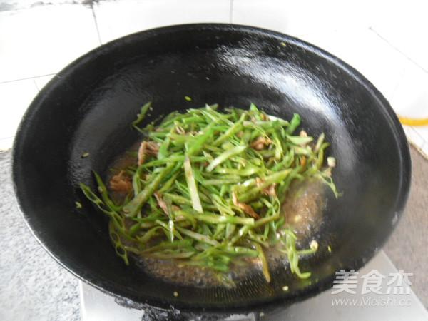 里脊肉炒扁豆絲的做法-家常味炒菜譜-易網(wǎng)健康養(yǎng)生網(wǎng) 里脊肉炒扁豆絲的做法-家常味炒菜譜