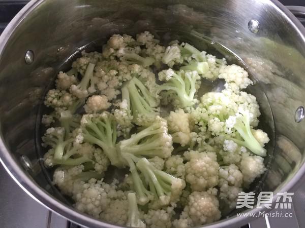 番茄炒菜花的做法-家常味炒菜譜