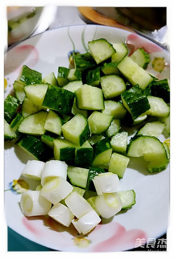 醬爆雞丁的做法-家常味炒菜譜-易網健康養生網 醬爆雞丁的做法-家常味炒菜譜