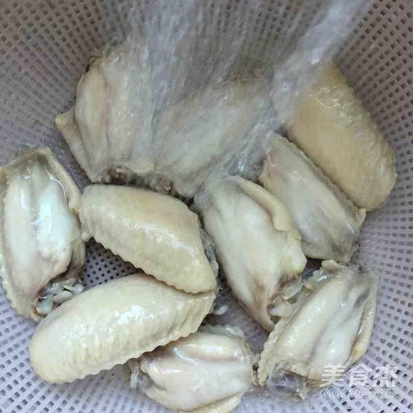 香辣烤雞翅中的做法-香辣味烤菜譜-易網(wǎng)健康養(yǎng)生網(wǎng) 香辣烤雞翅中的做法-香辣味烤菜譜