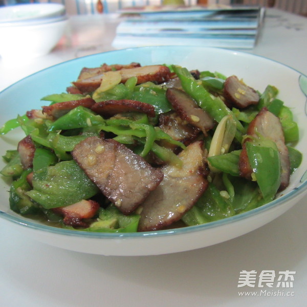 青椒炒叉燒的做法-香辣味炒菜譜-易網(wǎng)健康養(yǎng)生網(wǎng) 青椒炒叉燒的做法-香辣味炒菜譜