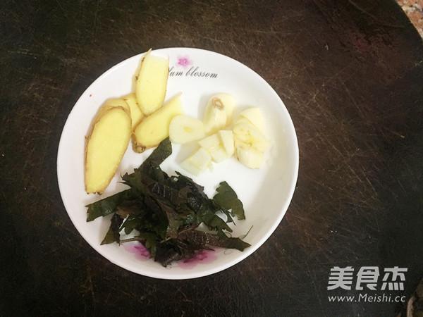 大閘蟹燜滑雞的做法-家常味燜菜譜-易網健康養生網 大閘蟹燜滑雞的做法-家常味燜菜譜