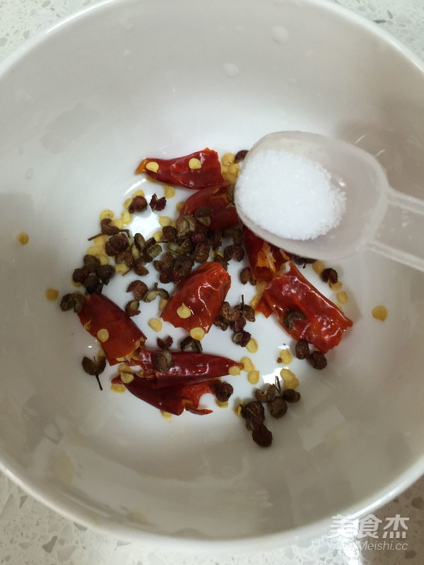 涼拌土豆絲的做法-酸辣味拌菜譜-易網健康養(yǎng)生網 涼拌土豆絲的做法-酸辣味拌菜譜