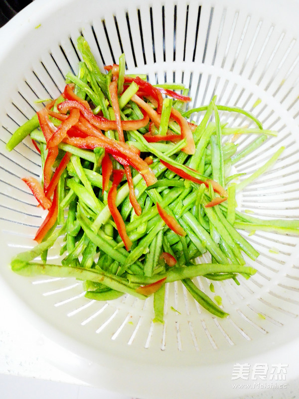 豆角肉絲炒面的做法-家常味炒菜譜-易網健康養生網 豆角肉絲炒面的做法-家常味炒菜譜