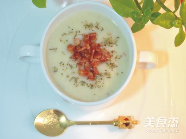 培根土豆?jié)鉁淖龇?咸鮮味煮菜譜