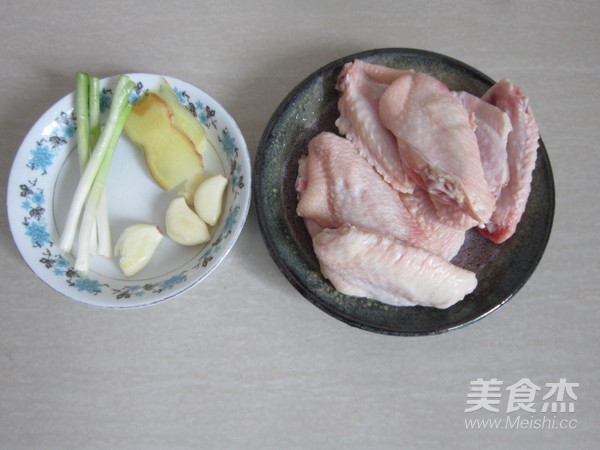 蒜香烤雞翅的做法-家常味烤菜譜-易網(wǎng)<a href=http://www.xllyou.com/ target=_blank class=infotextkey>健康養(yǎng)生</a>網(wǎng) 蒜香烤雞翅的做法-家常味烤菜譜