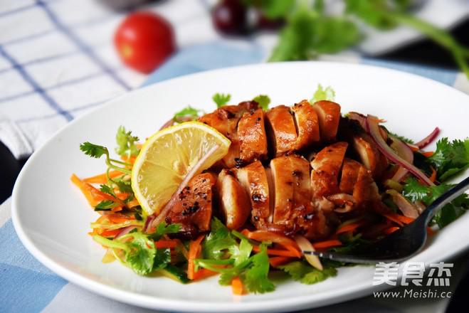 烤雞肉沙拉的做法-家常味烤菜譜-易網健康養生網 烤雞肉沙拉的做法-家常味烤菜譜