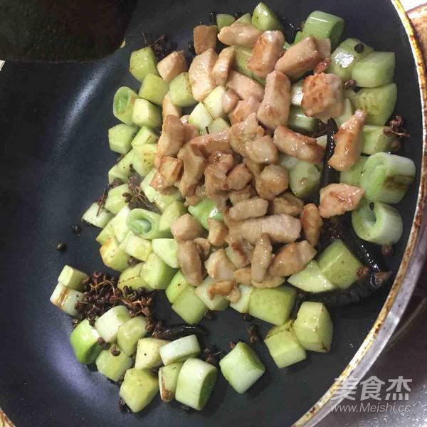 宮保雞丁的做法-酸甜味炒菜譜-易網健康養生網 宮保雞丁的做法-酸甜味炒菜譜