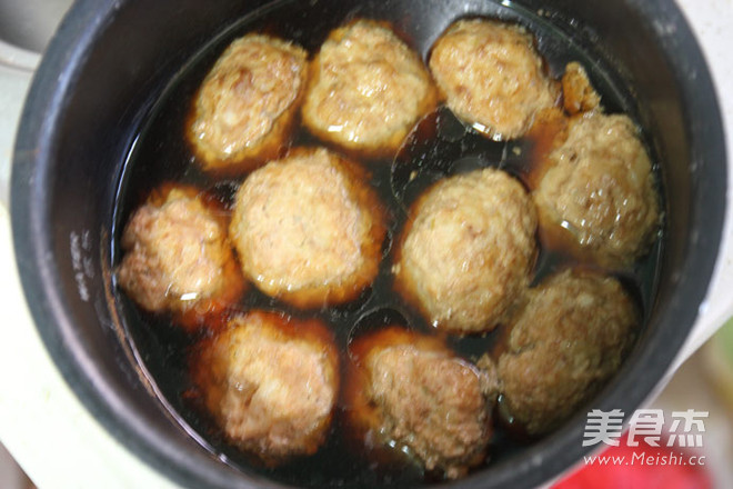 最好吃的揚(yáng)州獅子頭的做法-家常味煮菜譜