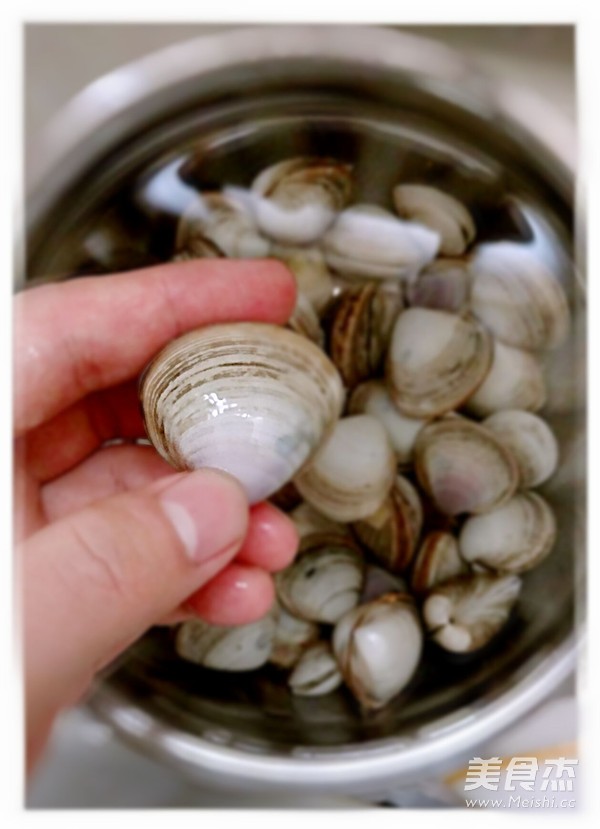 辣炒白蛤的做法-香辣味炒菜譜-易網(wǎng)健康養(yǎng)生網(wǎng) 辣炒白蛤的做法-香辣味炒菜譜