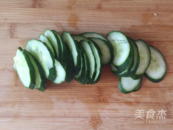 西紅柿黃瓜炒蛋的做法-家常味炒菜譜-易網健康養生網 西紅柿黃瓜炒蛋的做法-家常味炒菜譜