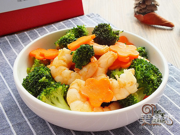 西藍花炒蝦仁的做法-咸鮮味炒菜譜-易網健康養生網 西藍花炒蝦仁的做法-咸鮮味炒菜譜