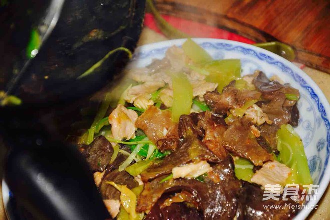 木耳炒肉片的做法-家常味炒菜譜-易網健康養生網 木耳炒肉片的做法-家常味炒菜譜