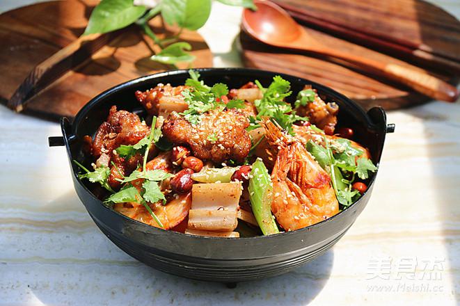 干鍋雞翅蝦的做法-香辣味燒菜譜