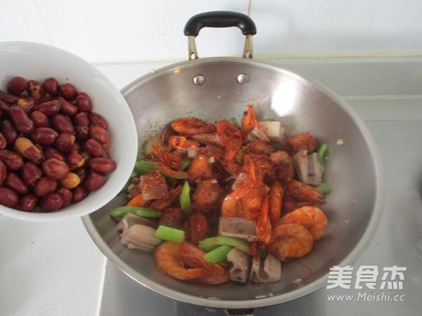 干鍋雞翅蝦的做法-香辣味燒菜譜