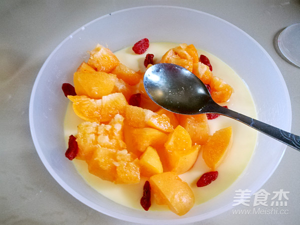 牛奶燉雞蛋的做法-奶香味蒸菜譜-易網健康養生網 牛奶燉雞蛋的做法-奶香味蒸菜譜