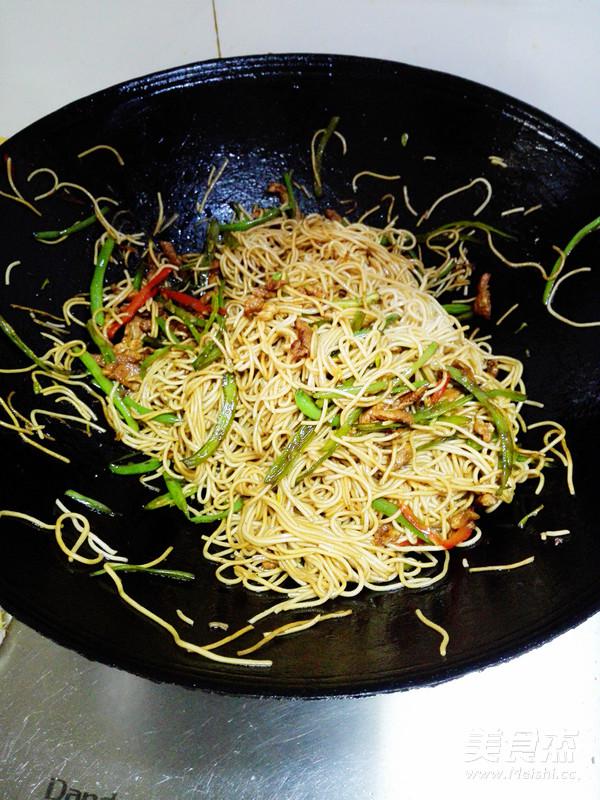 豆角肉絲炒面的做法-家常味炒菜譜-易網健康養生網 豆角肉絲炒面的做法-家常味炒菜譜