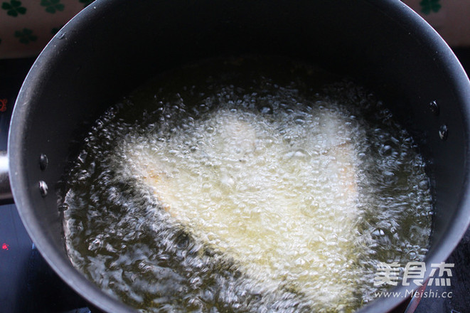 干炸黃花魚的做法-咸鮮味炸菜譜-易網(wǎng)健康養(yǎng)生網(wǎng) 干炸黃花魚的做法-咸鮮味炸菜譜