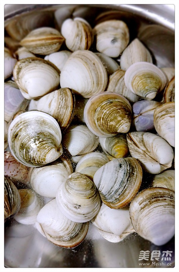 辣炒白蛤的做法-香辣味炒菜譜-易網(wǎng)健康養(yǎng)生網(wǎng) 辣炒白蛤的做法-香辣味炒菜譜