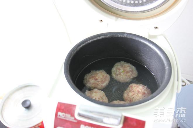 最好吃的揚(yáng)州獅子頭的做法-家常味煮菜譜