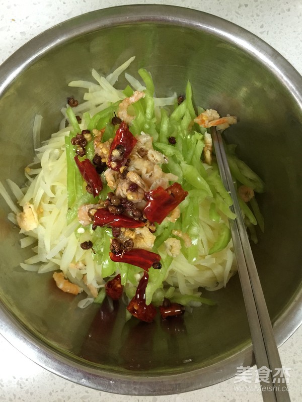 涼拌土豆絲的做法-酸辣味拌菜譜-易網健康養(yǎng)生網 涼拌土豆絲的做法-酸辣味拌菜譜