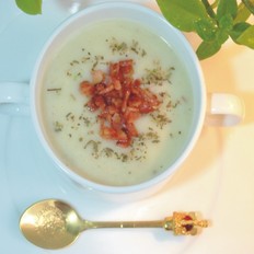 培根土豆?jié)鉁淖龇?咸鮮味煮菜譜