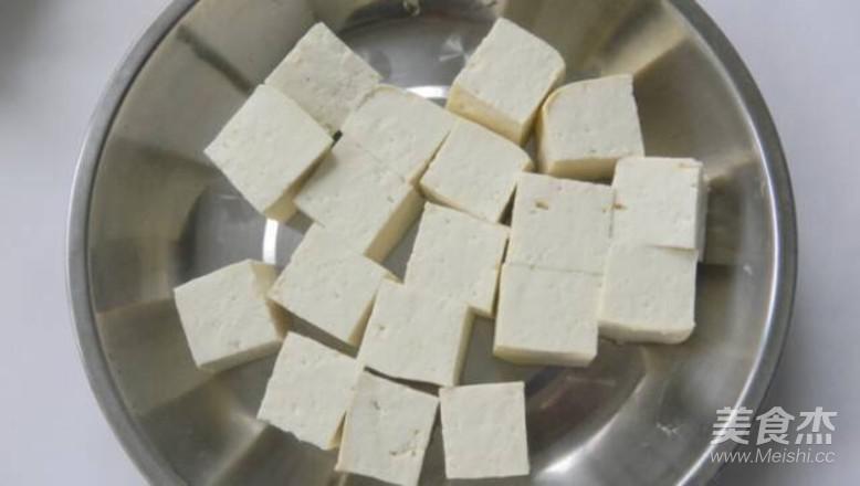 客家釀豆腐煲的做法-家常味煲菜譜-易網健康養生網 客家釀豆腐煲的做法-家常味煲菜譜