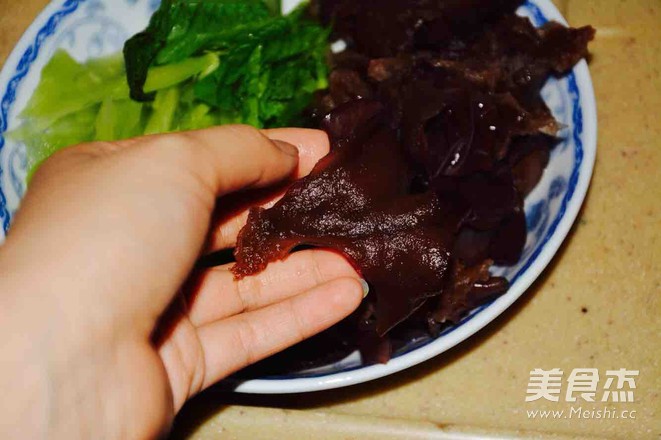 木耳炒肉片的做法-家常味炒菜譜-易網健康養生網 木耳炒肉片的做法-家常味炒菜譜