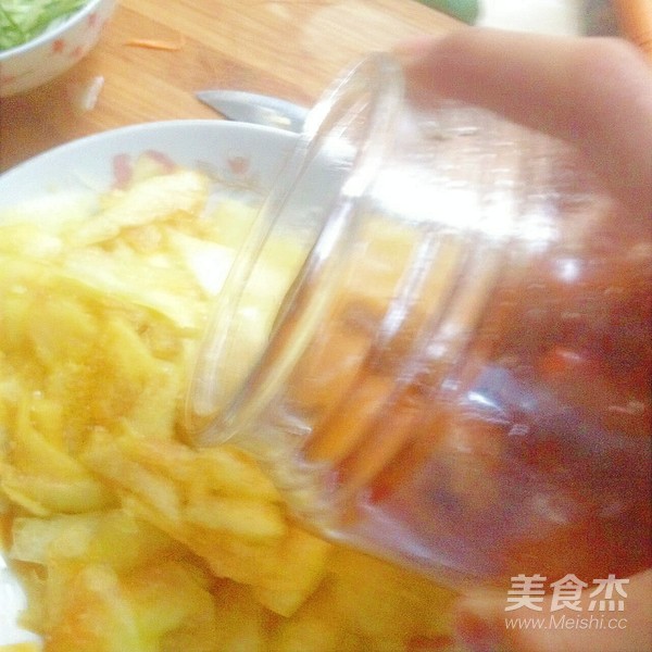 涼拌西瓜翠的做法-酸辣味腌菜譜-易網健康養生網 涼拌西瓜翠的做法-酸辣味腌菜譜