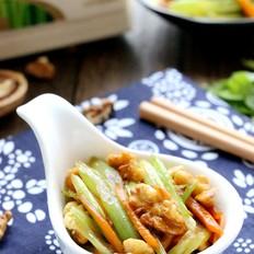 西芹炒核桃仁的做法-家常味炒菜譜