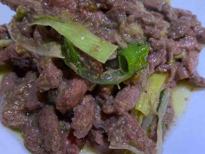 蔥爆黑椒牛柳的做法-家常味炒菜譜