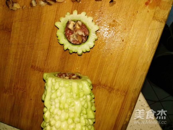 牛肉苦瓜燒的做法-咸鮮味燒菜譜-易網健康養生網 牛肉苦瓜燒的做法-咸鮮味燒菜譜