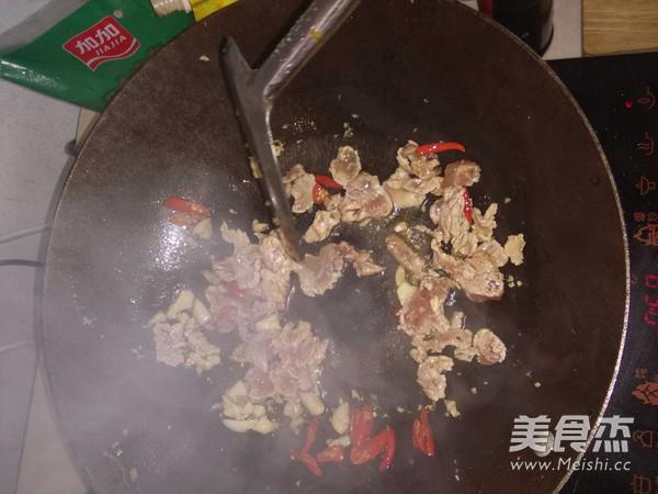 木耳炒肉的做法-香辣味炒菜譜-易網健康養生網 木耳炒肉的做法-香辣味炒菜譜