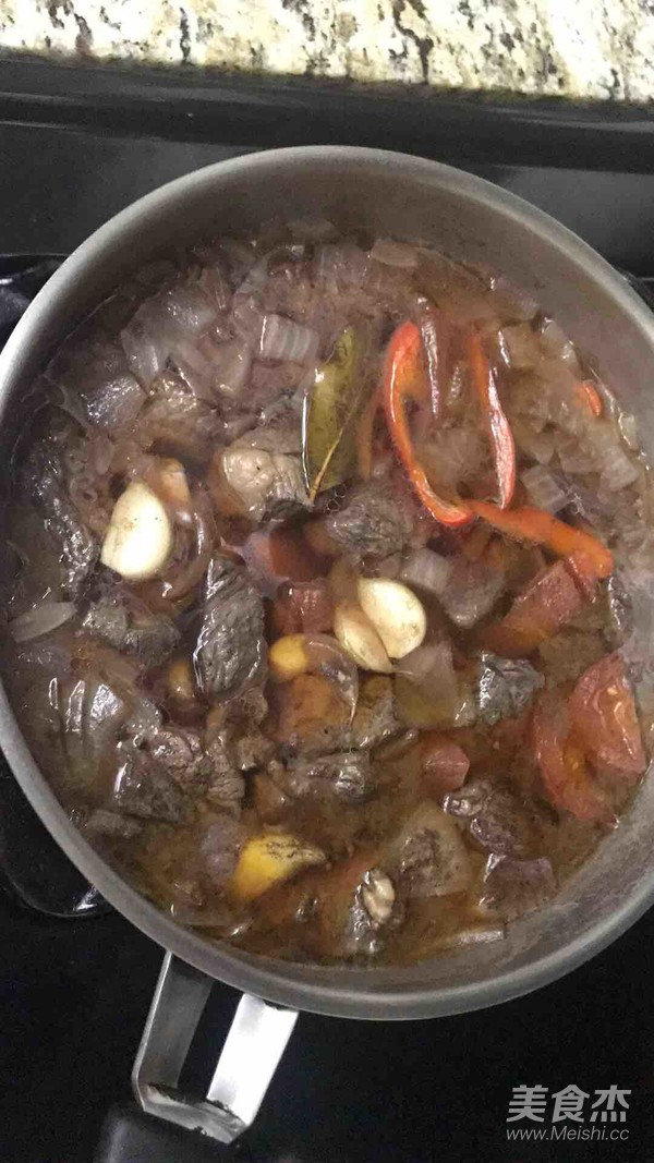 紅酒燉牛肉配糙米飯的做法-奶香味燉菜譜-易網健康養生網 紅酒燉牛肉配糙米飯的做法-奶香味燉菜譜