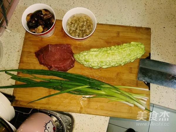 牛肉苦瓜燒的做法-咸鮮味燒菜譜-易網<a href=http://www.xllyou.com/ target=_blank class=infotextkey>健康養生</a>網 牛肉苦瓜燒的做法-咸鮮味燒菜譜