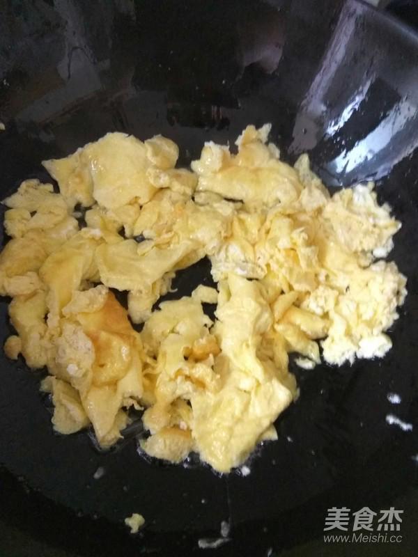 圓蔥炒雞蛋的做法-家常味炒菜譜