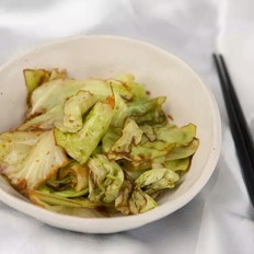 鑄鐵鍋版干鍋手撕包菜的做法-酸辣味干鍋菜譜