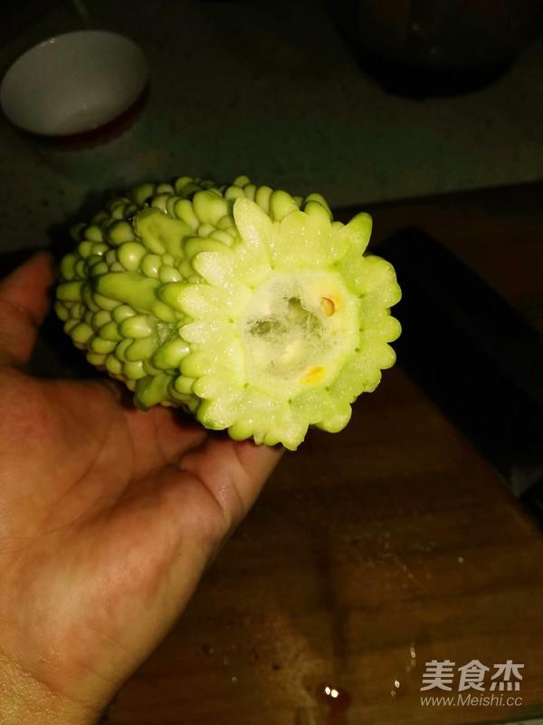 牛肉苦瓜燒的做法-咸鮮味燒菜譜-易網健康養生網 牛肉苦瓜燒的做法-咸鮮味燒菜譜