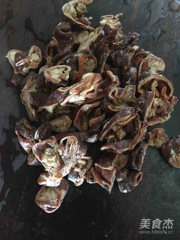 尖椒肥腸的做法-家常味炒菜譜-易網健康養生網 尖椒肥腸的做法-家常味炒菜譜