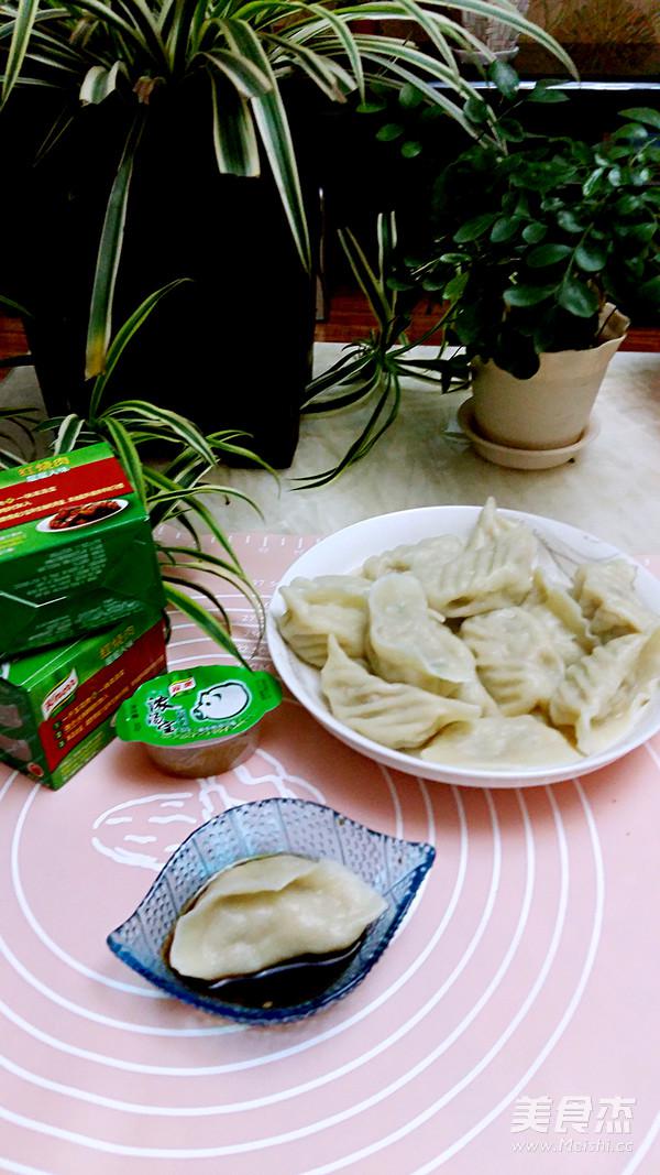 白菜香菇濃湯餃子的做法-咸鮮味煮菜譜-易網健康養生網 白菜香菇濃湯餃子的做法-咸鮮味煮菜譜